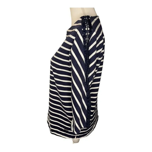 IZOD Women’s Large Blue & White Striped Crewneck Top With Lace Sleeve Detail - Picture 2 of 4